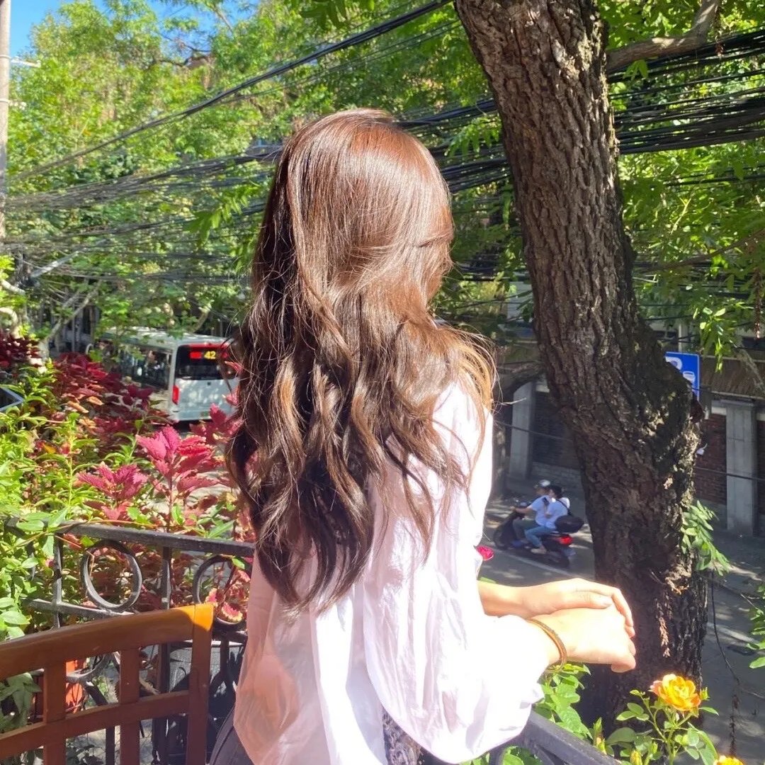 小姑娘艾萝依